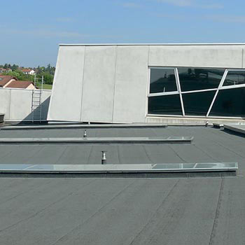 Ventilair-protection-traversees-aluminium-isolation-etanche-etancheite-ventilair-aeration-toiture-toit